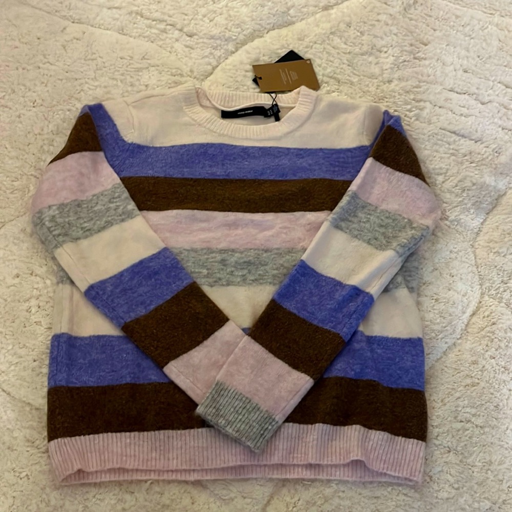 Vera Moda sweater. Size medium. New!